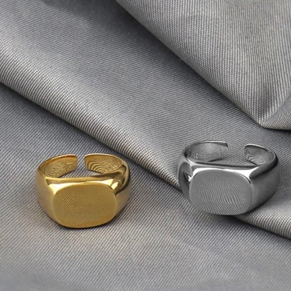 18K Gold Plated Signet Adjustable Ring - Picture 3 of 5